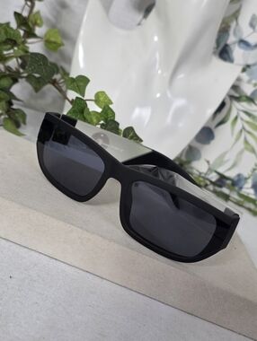 Fashion Retro Modern Square Frame Sunglasses - Matte Black & Clear Arms New